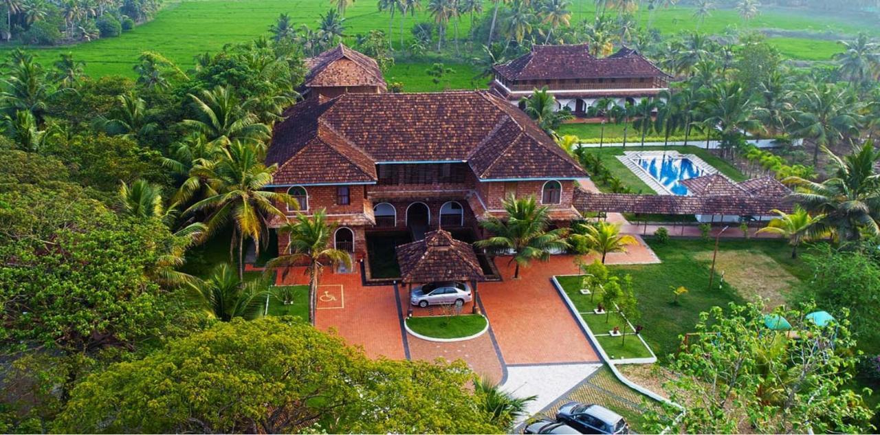 Kumarakom Heritage Resort Kottayam Luaran gambar