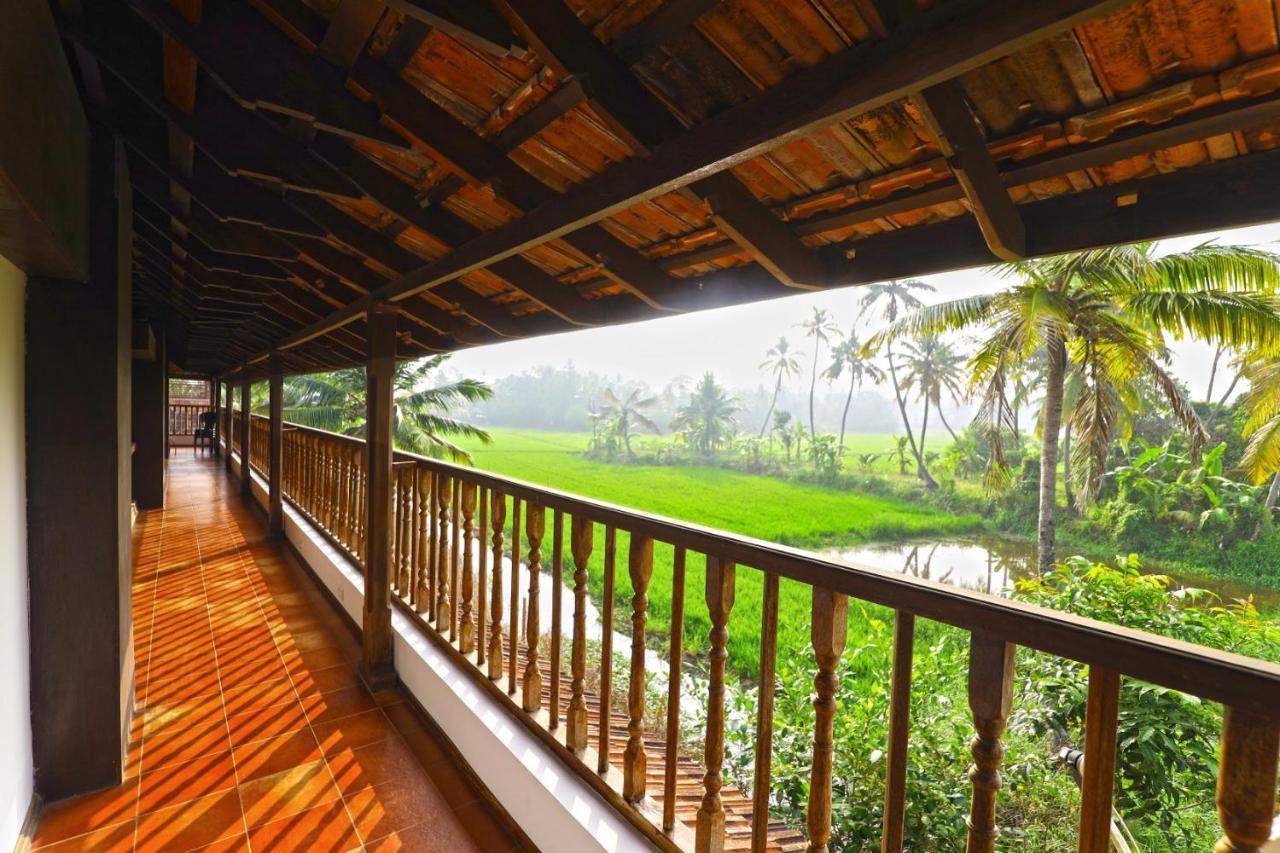 Kumarakom Heritage Resort Kottayam Luaran gambar