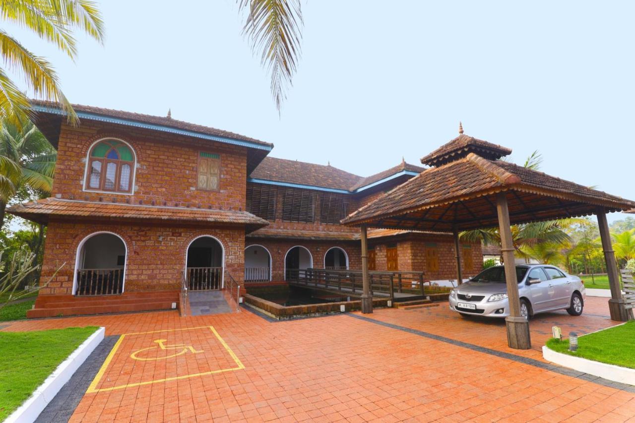 Kumarakom Heritage Resort Kottayam Luaran gambar