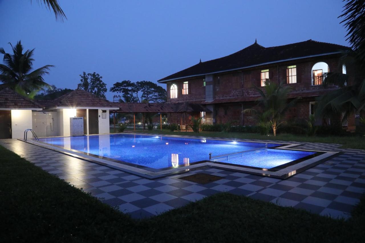 Kumarakom Heritage Resort Kottayam Luaran gambar